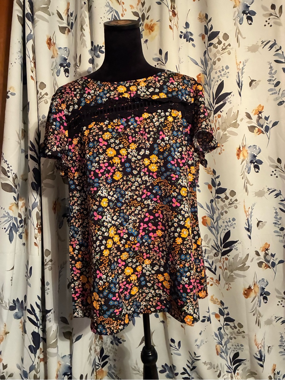 Floral Lace-Trim Short Sleeve Top - Black Multi Size 1X B18